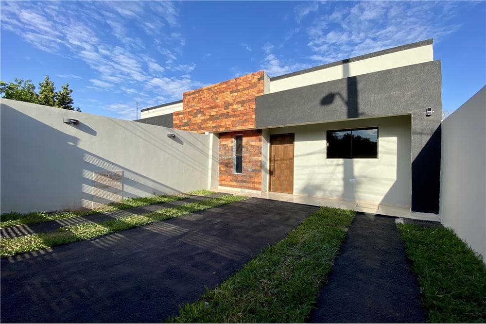 Chalet - Venta - Luque, Central, Paraguay