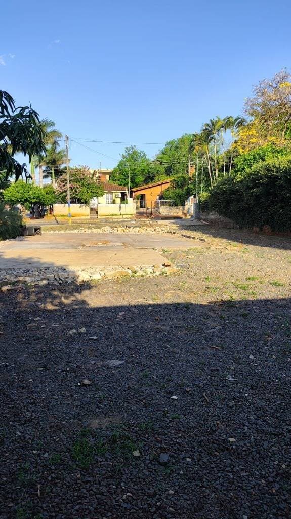 Se alquila terreno en esquina en el cuarto barrio Luque, foto 2