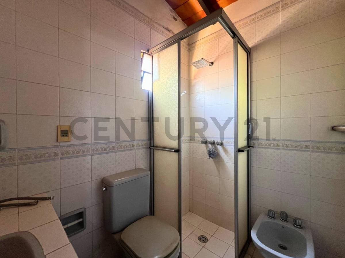 Casa con excelente ubicación en barrio los laureles, foto 3