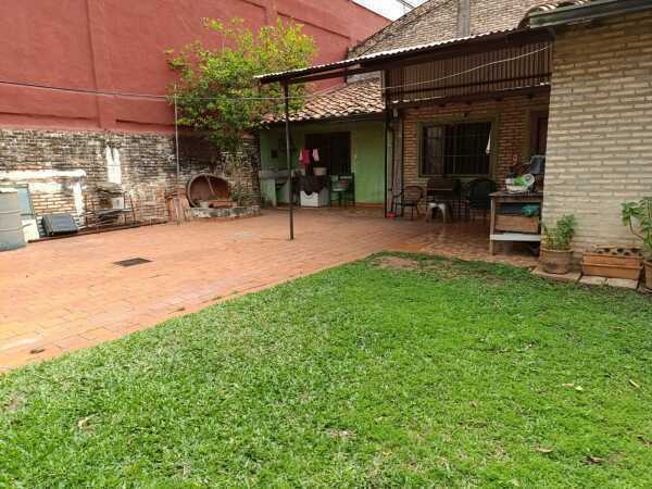 En venta – amplia propiedad sobre avda. Zavalas cué