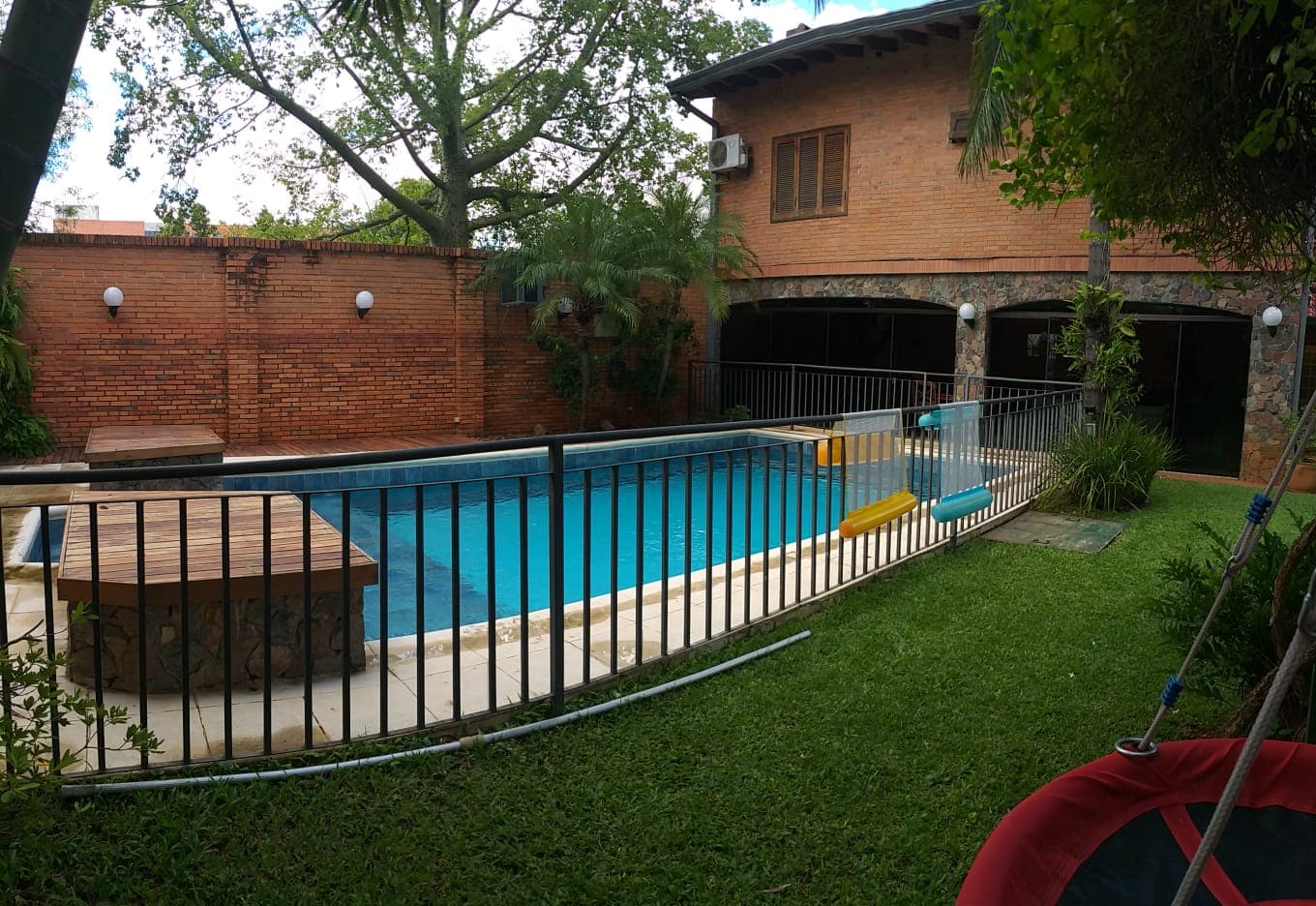 Linda Residencia en Alquiler en Asunción - Mariscal Estigarribia