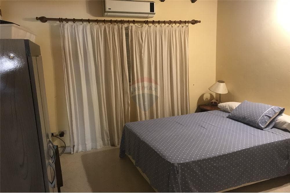Venta,Casa,Barrio Nazareth, 4 hab, piscina, foto 2