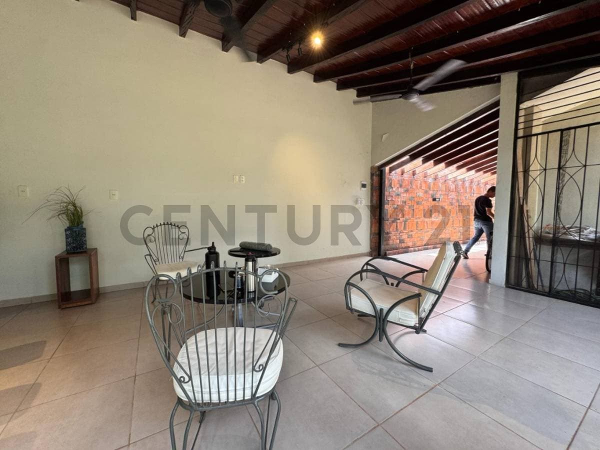 En Venta Residencia Familiar en Barrio María Auxiliadora - Encarnación, foto 4