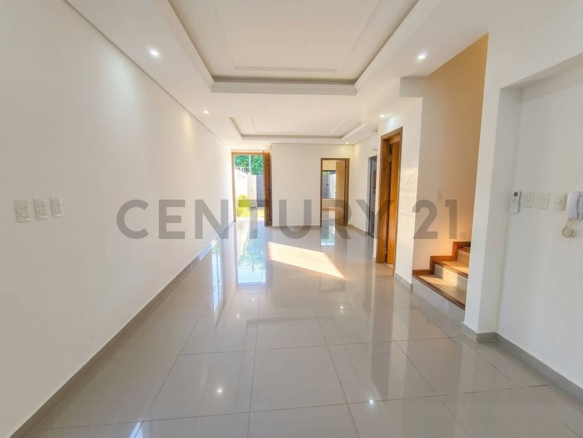 Dúplex de 4 habitaciones con piscina Fernando de la Mora Zona Norte, foto 2