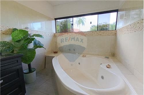 Residencia de 2 plantas en capiata, foto 2