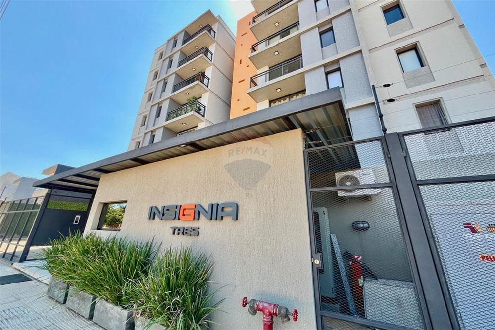 Departamento con patio privado - insignia 3, foto 1