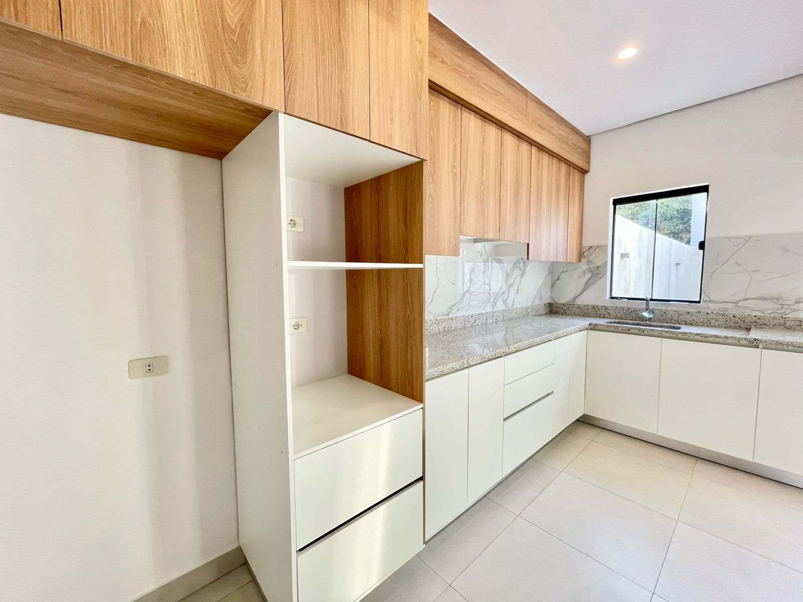 Duplex a estrenar altos del golf Lambaré, foto 2