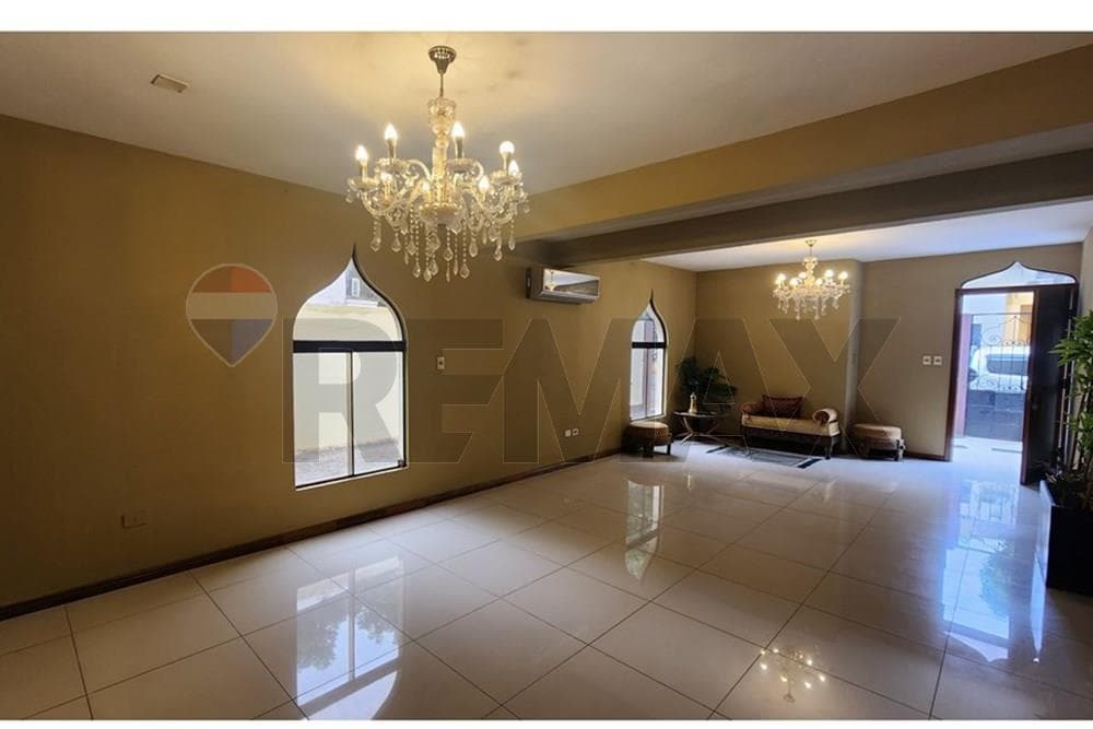 Casa - Alquiler - Mariscal Estigarribia, Paraguay, foto 2