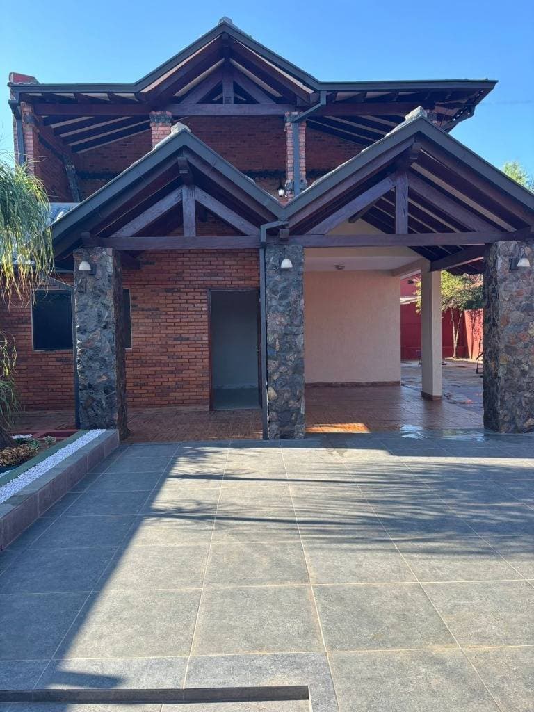 Vendo Hermosa residencia recién reformada en Luque – Mora Cue