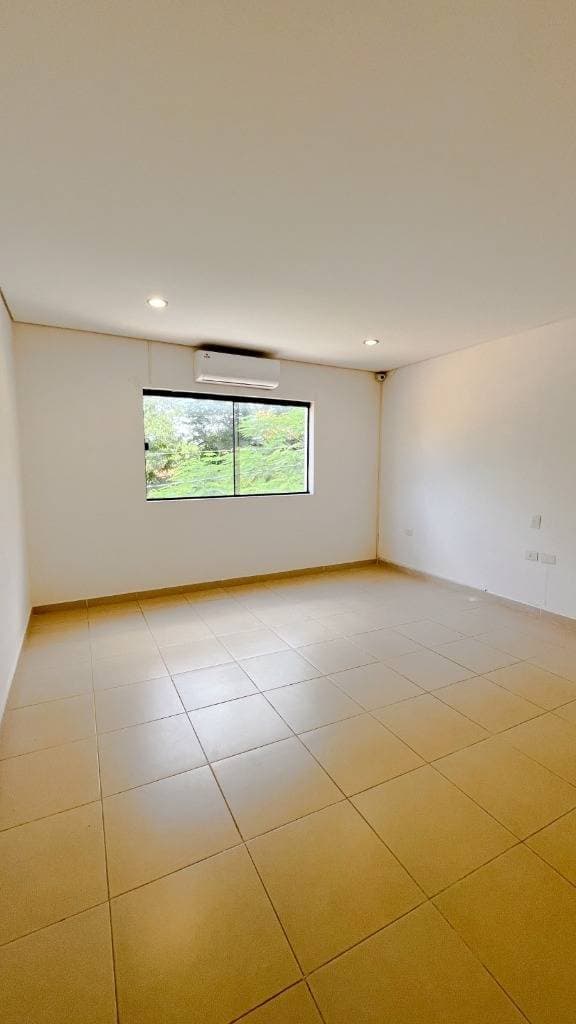Casa Luque - Laurelty (Z/ Av. Andrés Insfran) . ID 45172 — foto 4