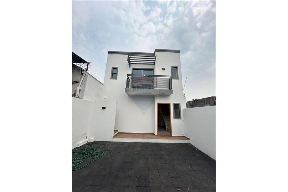 Asunción Los Laureles VENDO DUPLEX A ESTRENAR