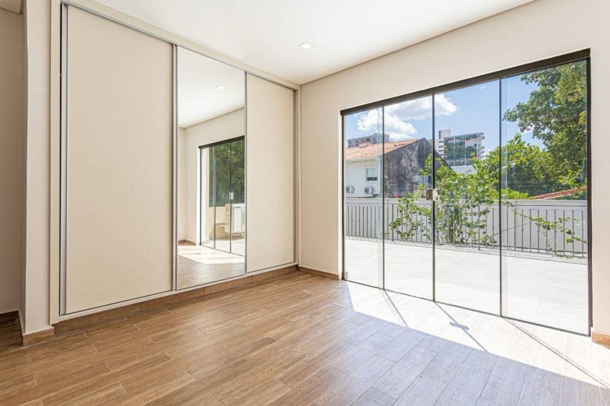 En alquiler casa de 3 dormitorios en suite a estrenar - barrio mburucuya, foto 5