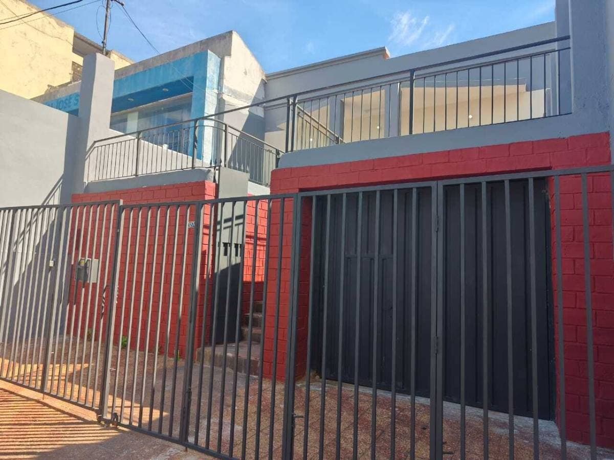 Alquilo casa comercial mercado 4. Zona de mayor transito