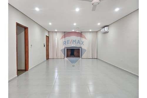 Duplex en Luque — foto 3