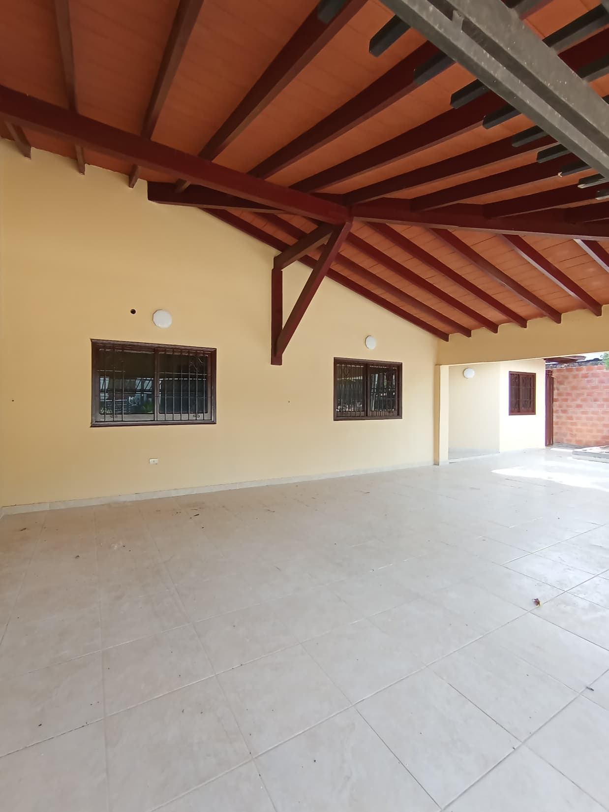 Amplia Casa Cuarto Barrio Luque, foto 3