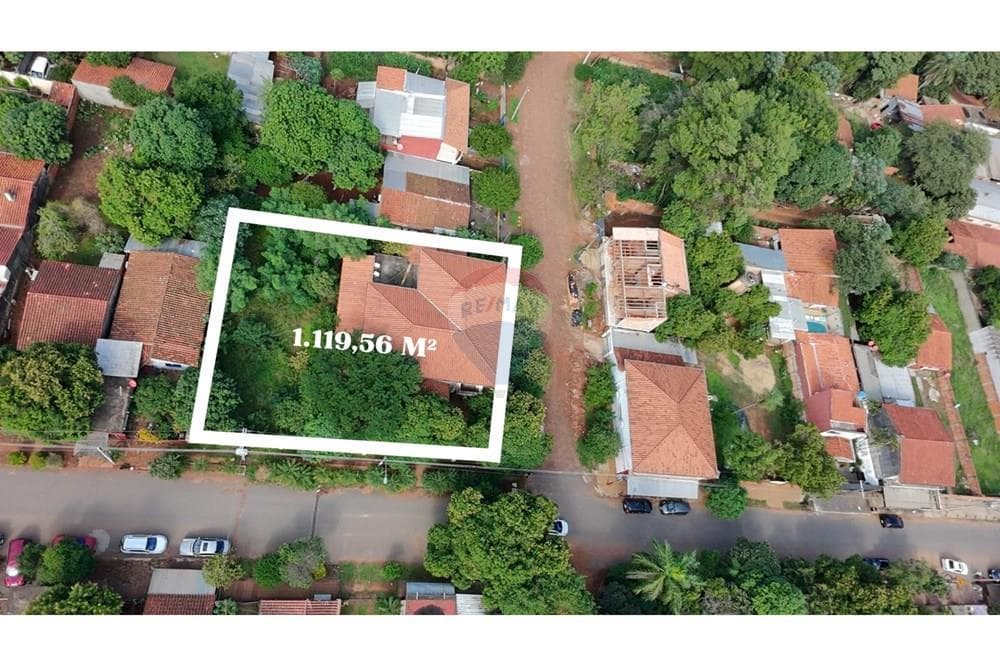 Amplio Terreno de 1.119 m² con Construcción de 535 m² en Esquina en Capiatá, foto 2