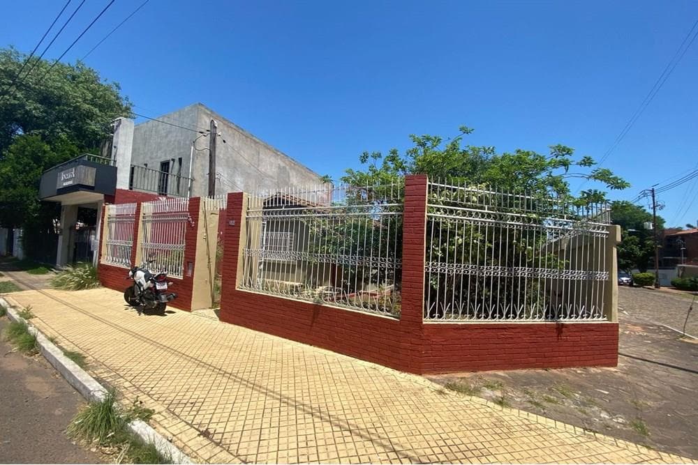 Alquilo casa ideal p/ ofi a cuadras del shop mcal