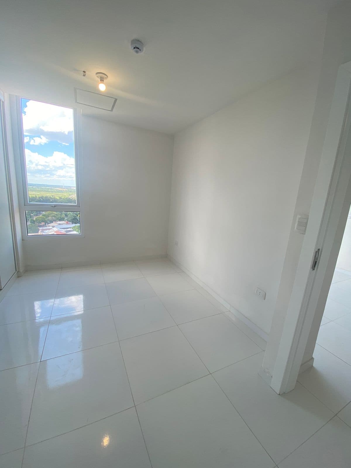 Zona colegio teresiano en alquiler penthouse de 1 dormitorio — foto 2