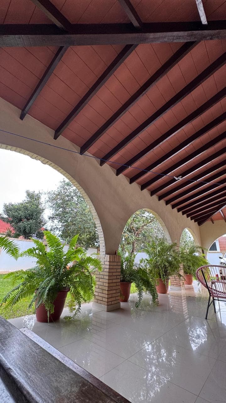 Hermosa y amplia casa en Luque — foto 3