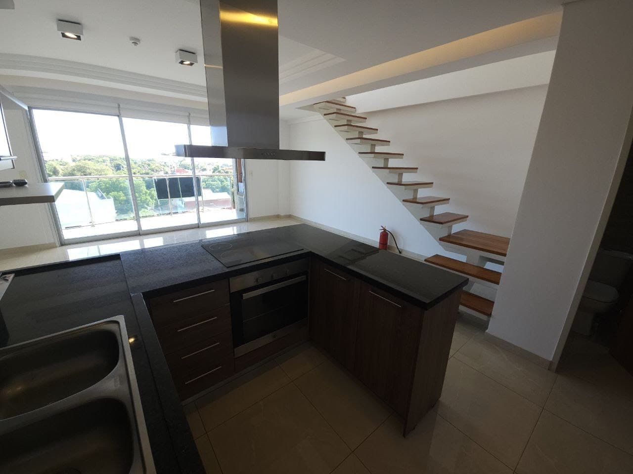 Penthouse tipo duplex sobre avda. Santisima Trinidad — foto 1