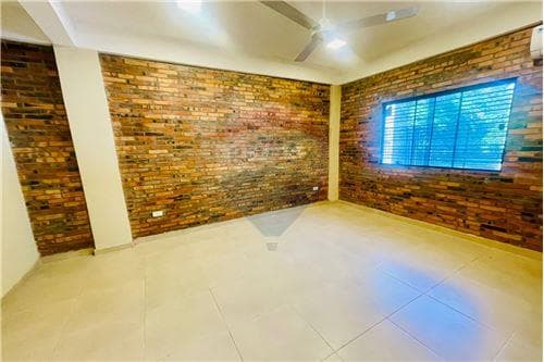 Departamento en Lambaré en el Barrio Felicidad en Planta Baja, foto 1