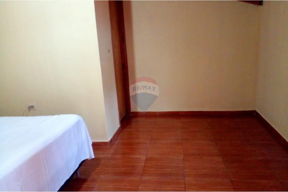Inmueble de Renta Inmediata en San Lorenzo con 6 Dptos. y 2 Locales ($188.000), foto 5