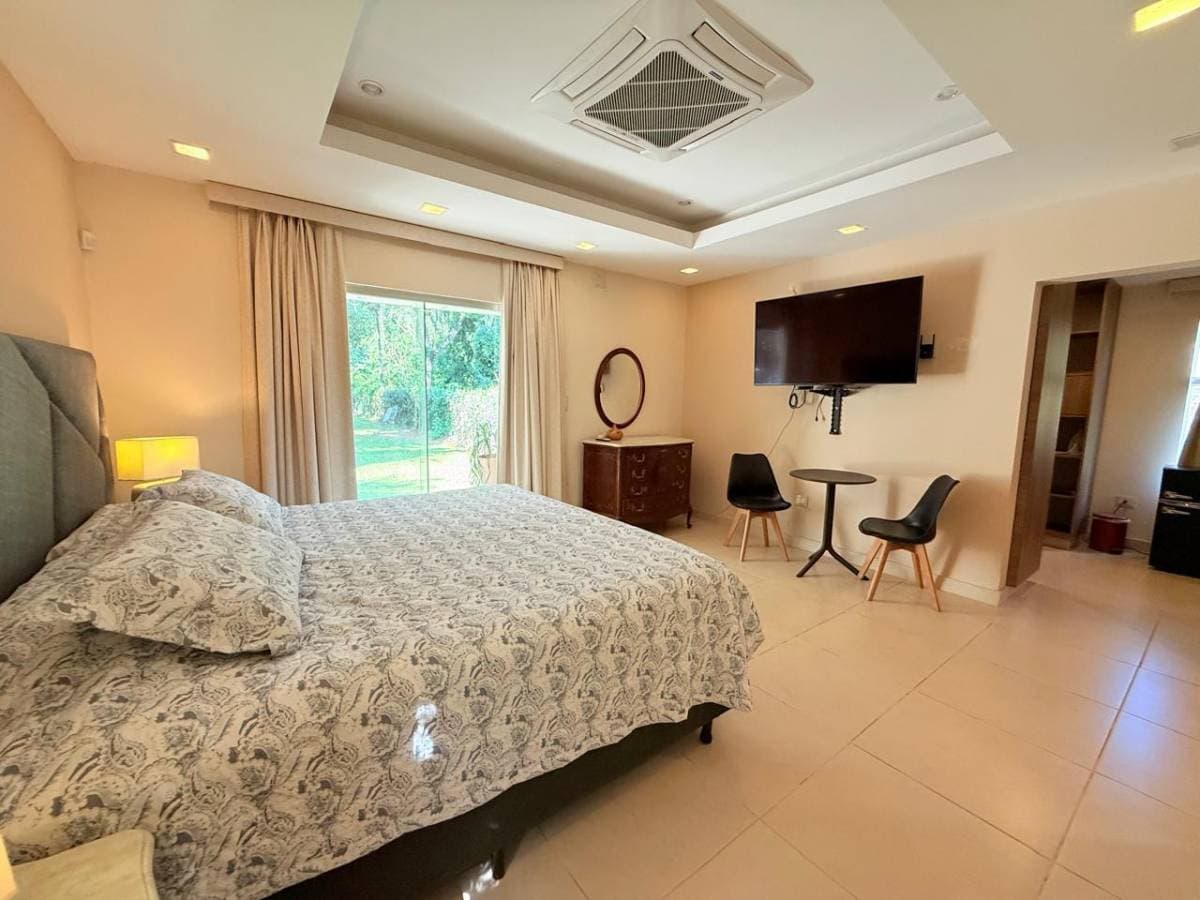Casa de estilo contemporaneo en San Bernardino, foto 4