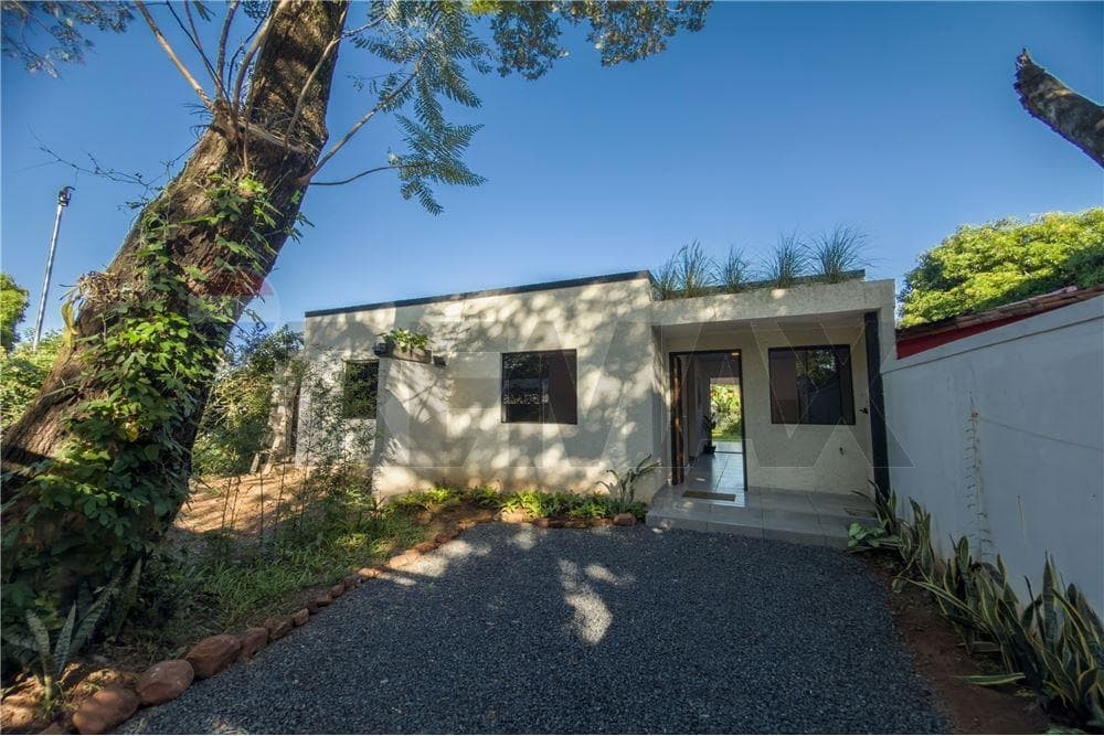Casa - Venta - Luque, Central, Paraguay