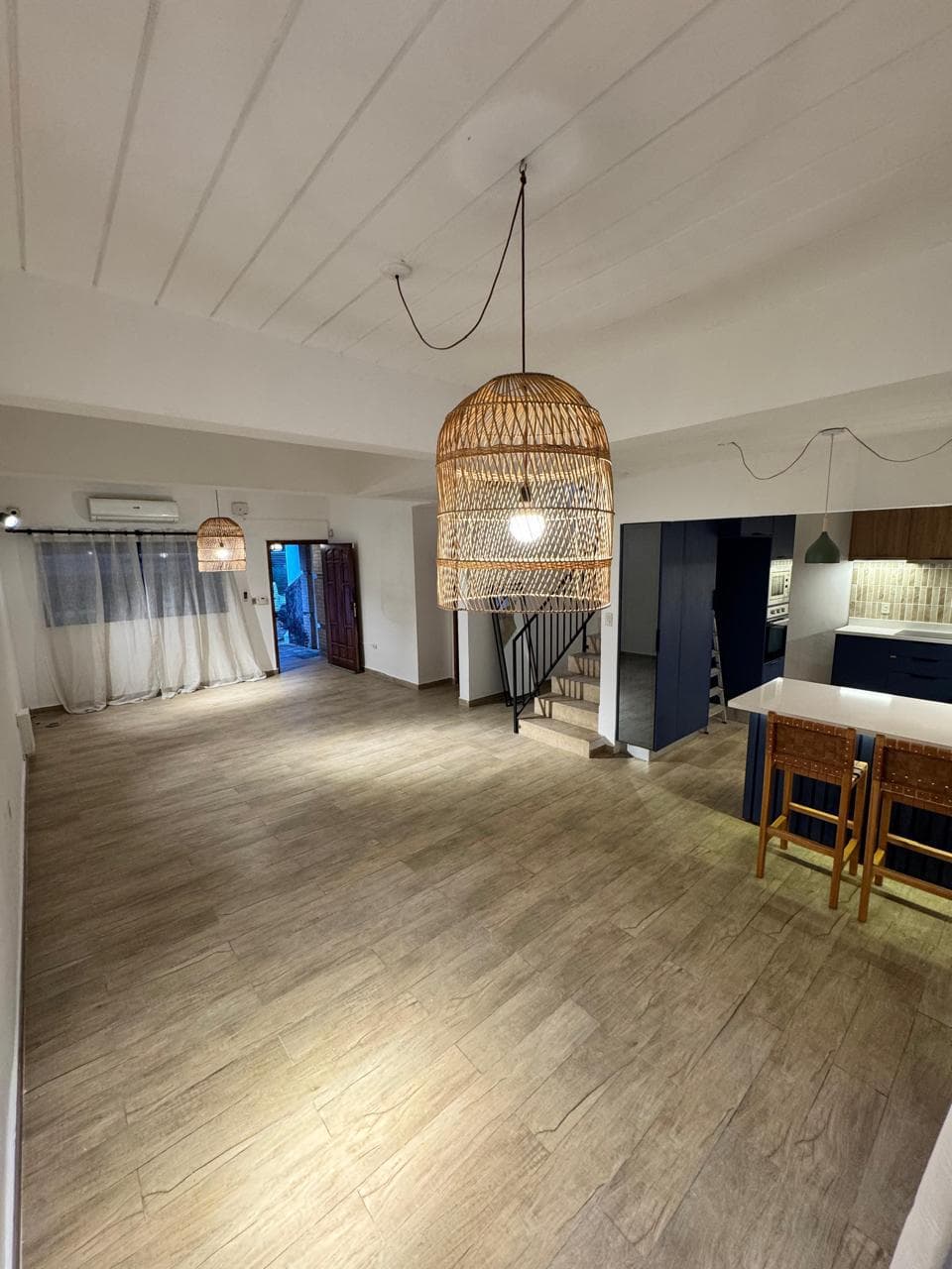 En alquiler – amplio y hermoso dúplex zona rakiura – Luque, loma merlo, foto 2
