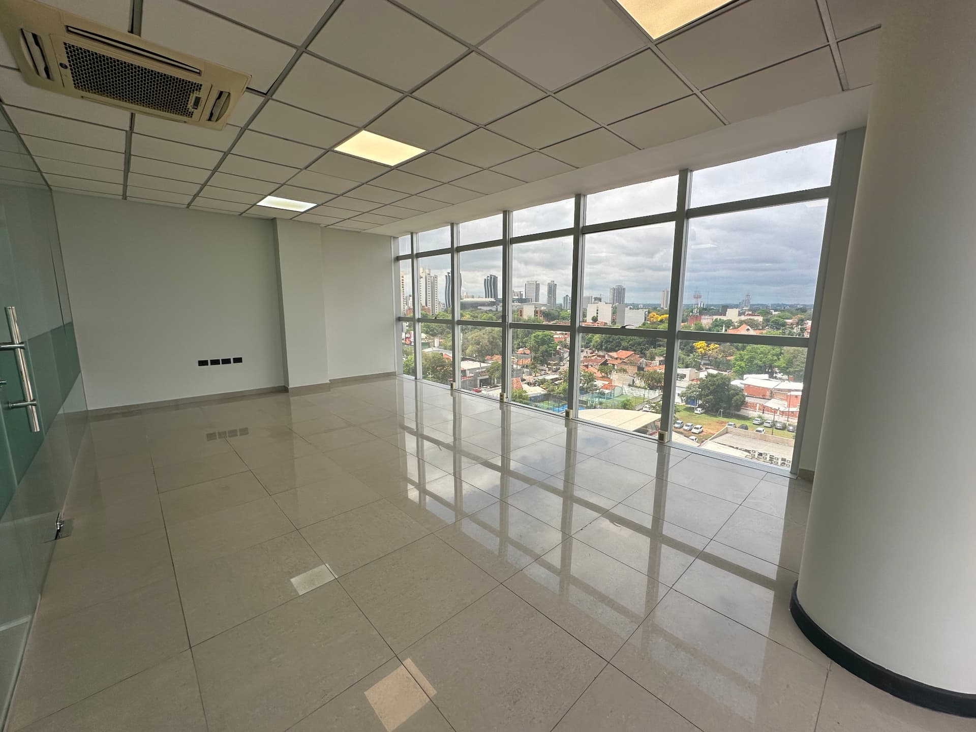 De Oficina Disponible En El Edificio Sky Center - Zona Shopping Del Sol, foto 5