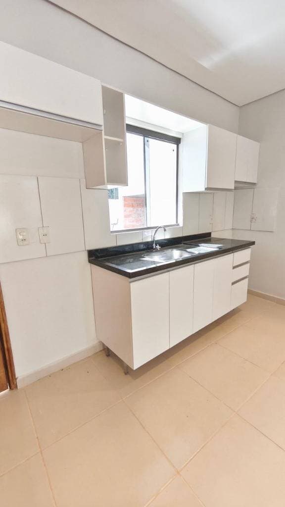 Casas de estilo minimalista - en la ciudad de Mariano Roque Alonso, foto 2