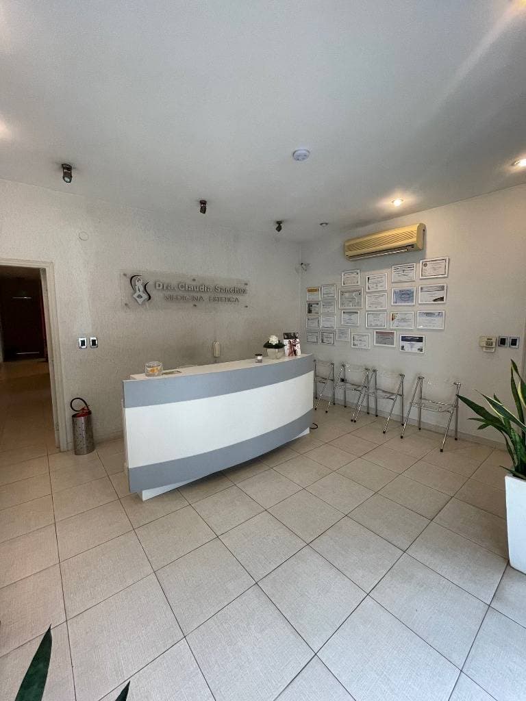Alquilo consultorios en el b° mcal. Estigarribia