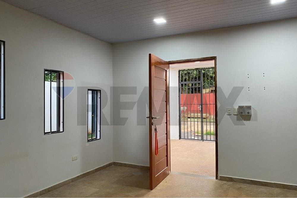 Casa en alquiler – Fernando de la Mora (zona sur), foto 3