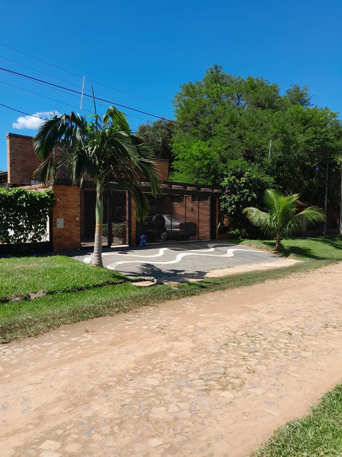 San Bernardino. Puerta Del Lago Casa Moderna-1600 M2, Const: 650 M2