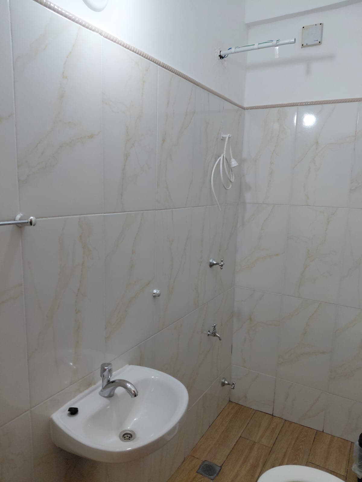 De salón comercial en Villa Elisa, foto 5