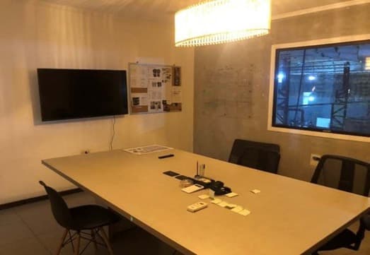 Remato Propiedad Estratégica Con Depósitos Y Oficinas En Las Mercedes !, foto 1