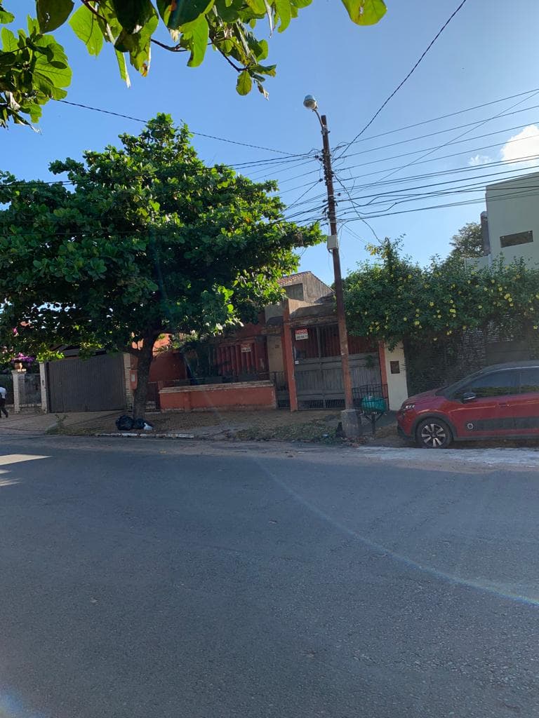 Vendo casa en oferta ideal para construccion de duplex, con ubicación unica