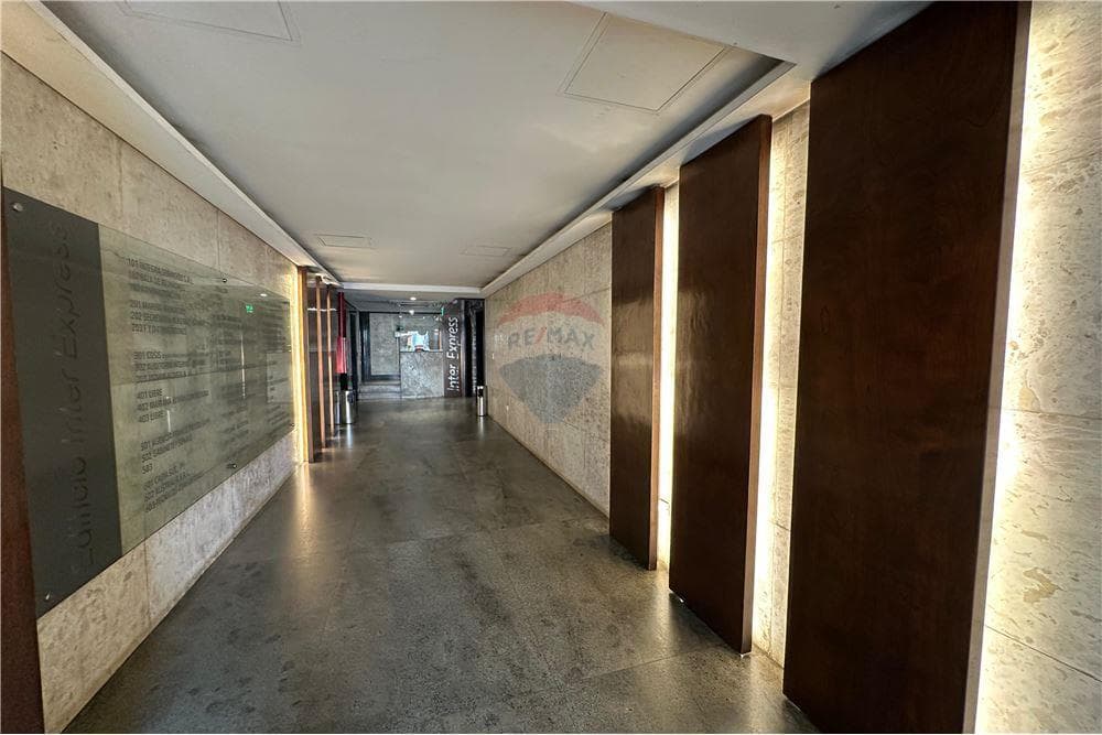 Oficina De 140 M2 En Edificio Inter Express - Vista Al Río Y Ubicación Central, foto 2