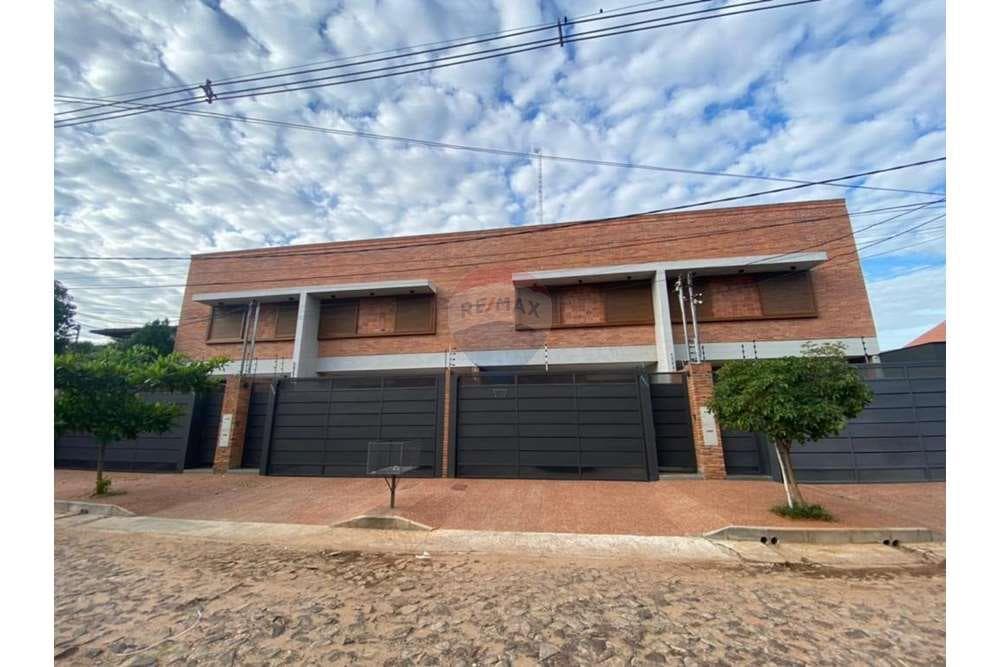 Moderno Triplex amoblado VILLAMORRA