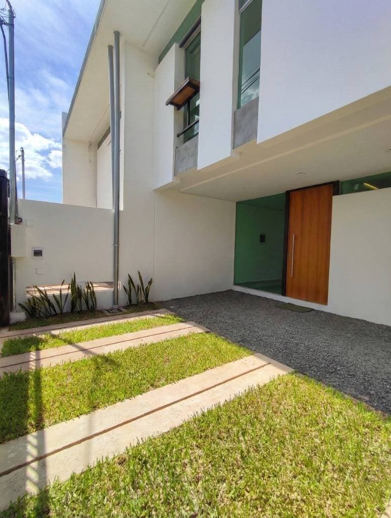 duplex a estrenar de 4 dormitorios en Fernando de la Mora zona norte, foto 1