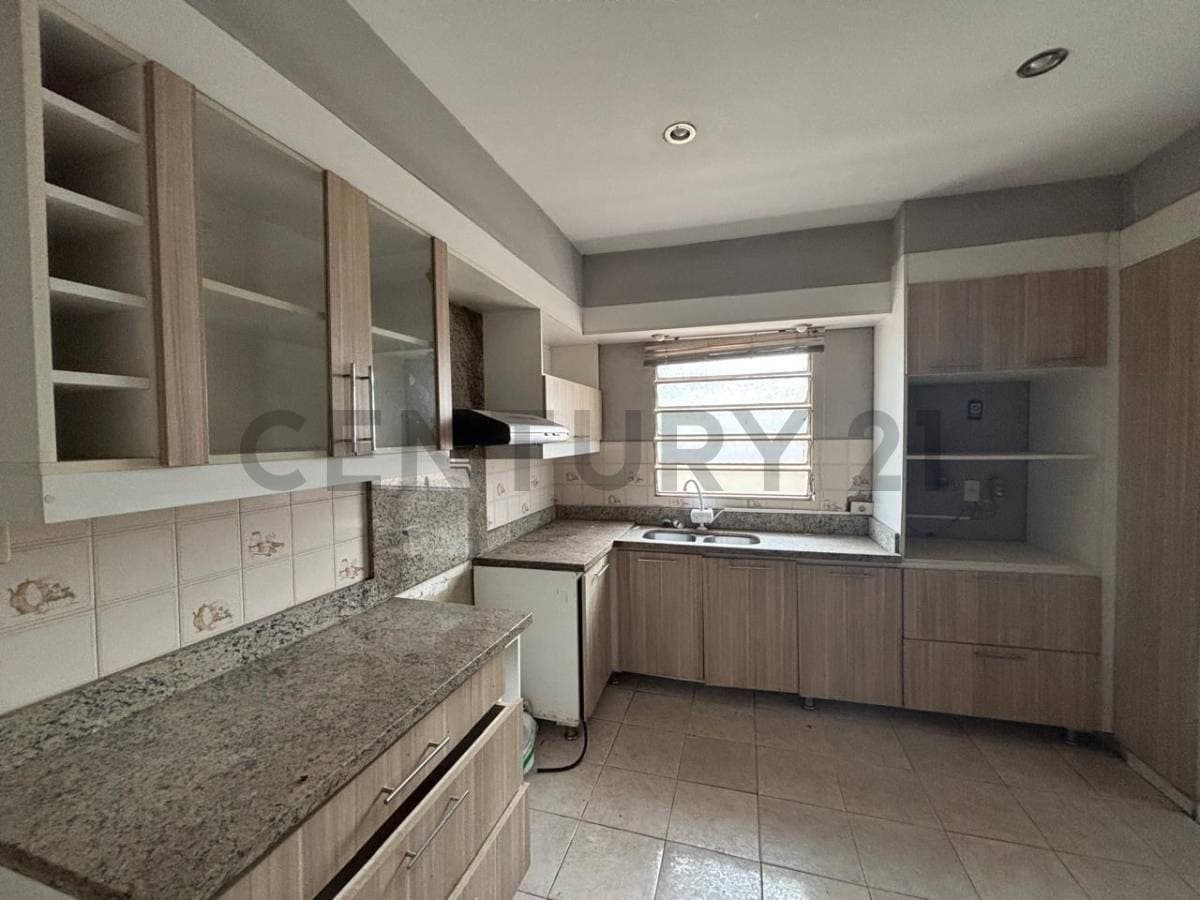 De Casa En Barrio Los Laureles, foto 2