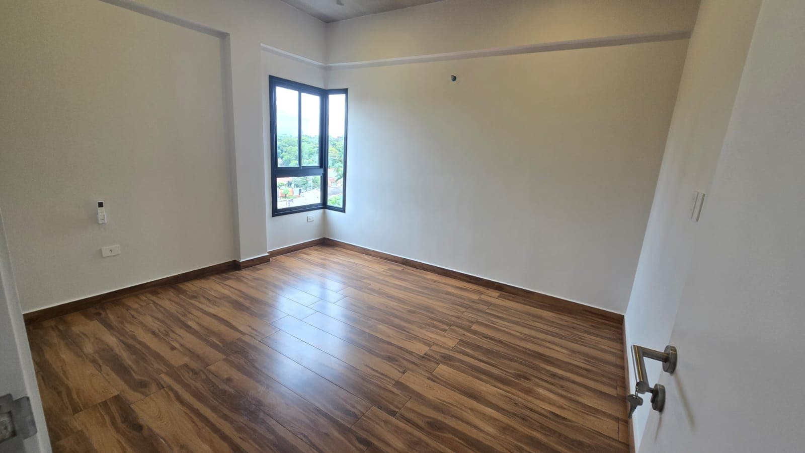Departamento en ycua sati! 1 dorm con cochera, foto 4
