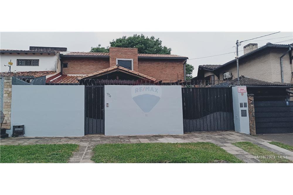 de Amplia Casa - Zona el Pueblo Lambaré — foto 3