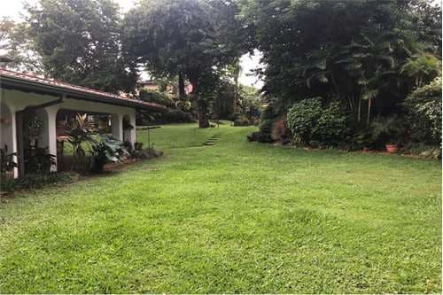 Casa en barrio Jara asuncion, foto 2