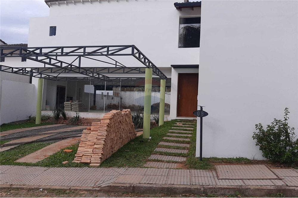 Casa con piscina en condominio alterra, foto 3