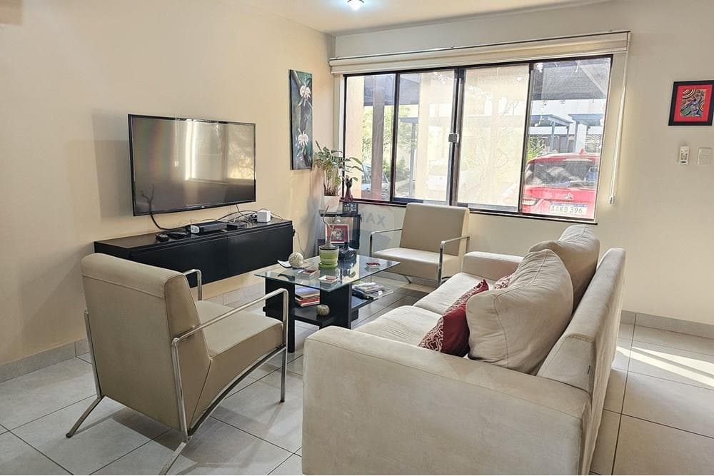Casa con piscina boulevard jardines - Luque, foto 4