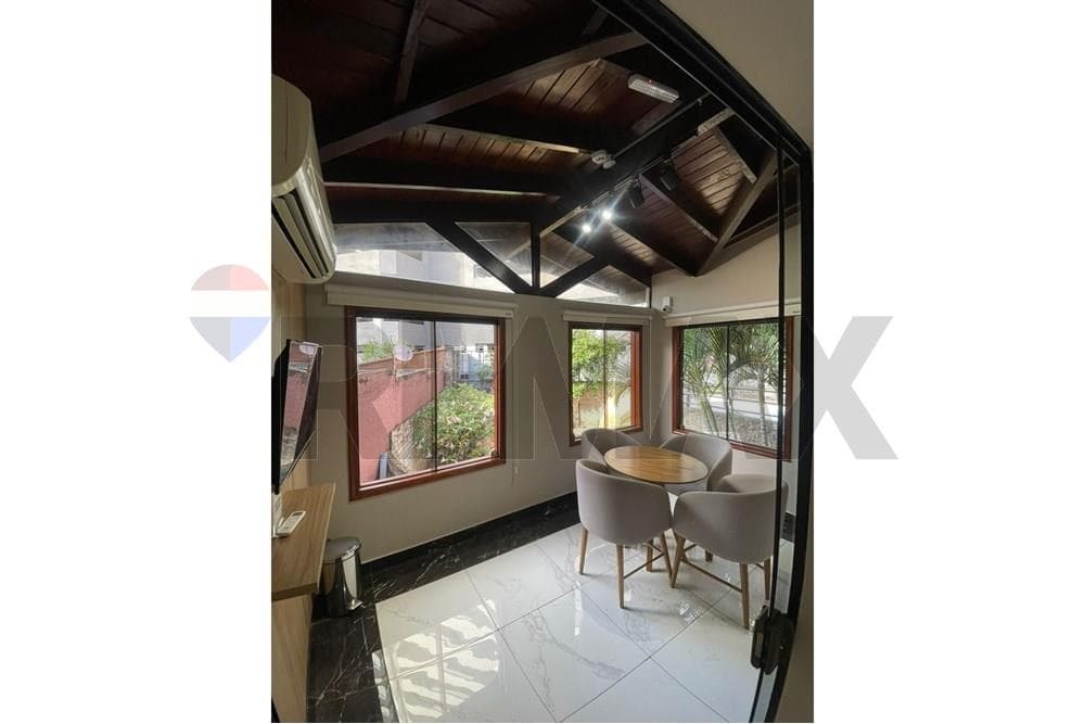Imponente residencia en mburucuya, Asunción, foto 3
