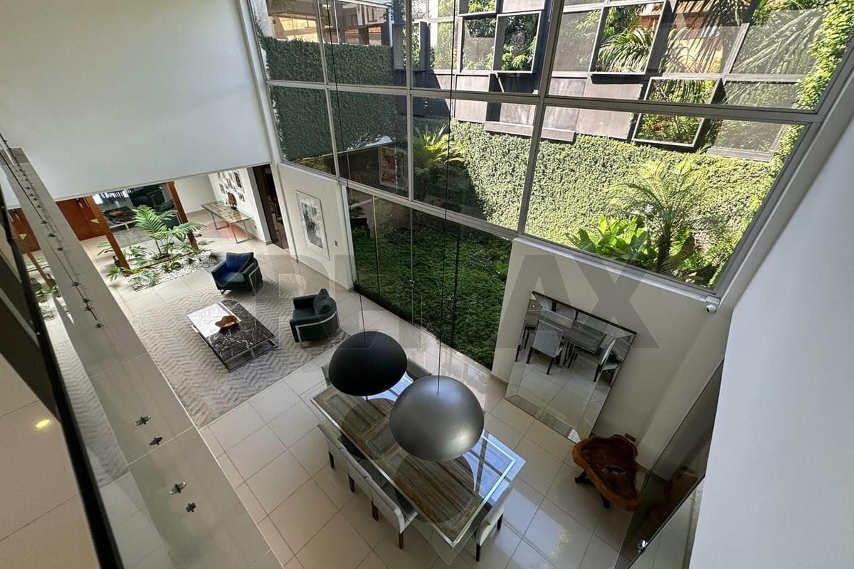 Residencia en Barrio Mburucuya