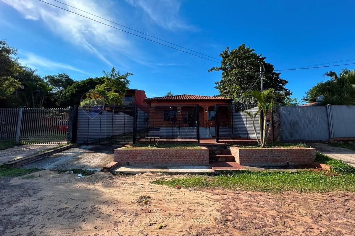 Alquilo casa en San Lorenzo