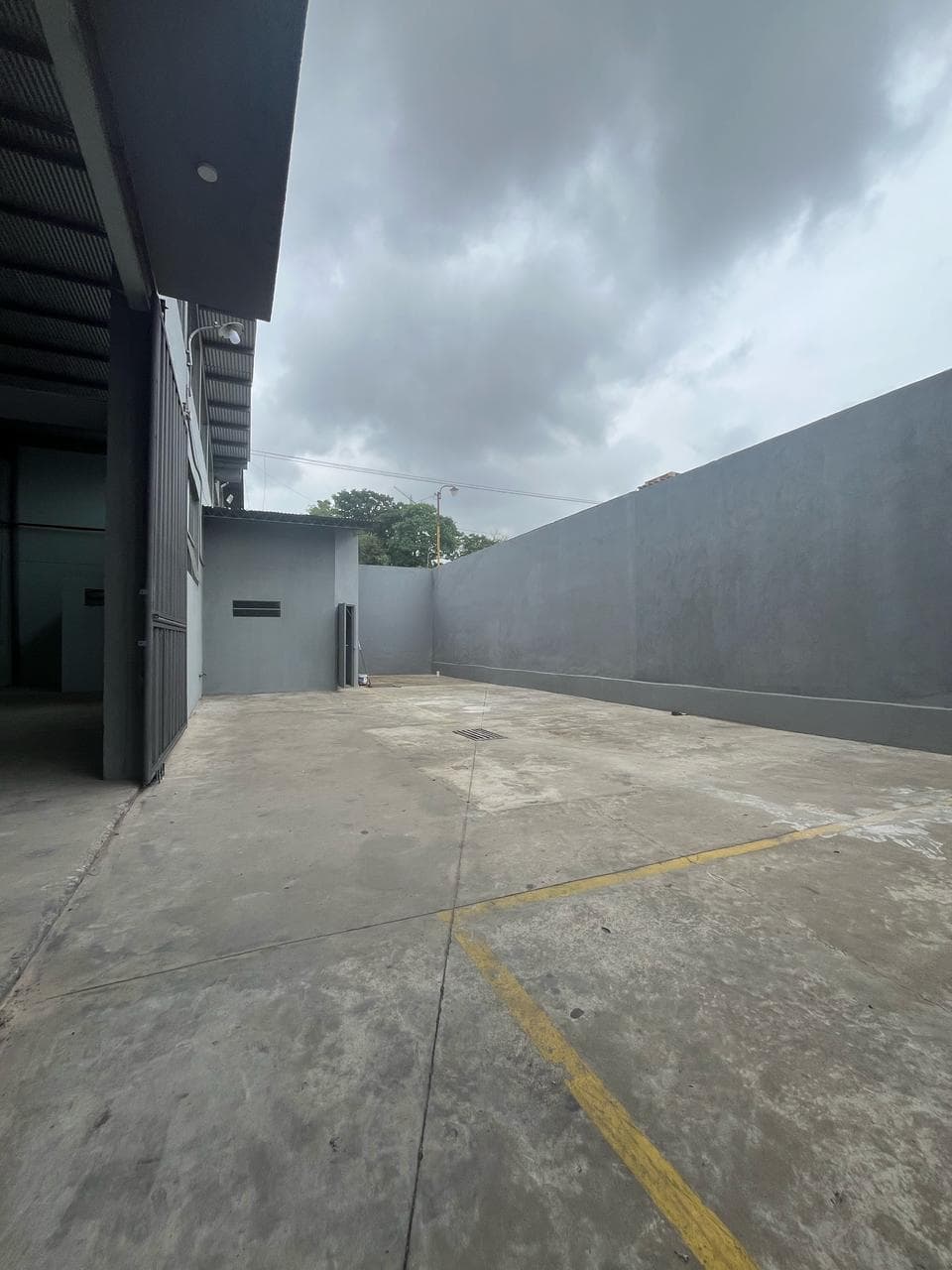 ALQUILO 2 depósitos de más de 1000 m2 c/uno ZONA ARTIGAS
